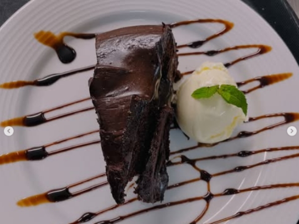 Mallroad House indulgent chocolate fudge cake in Bishopbriggs.